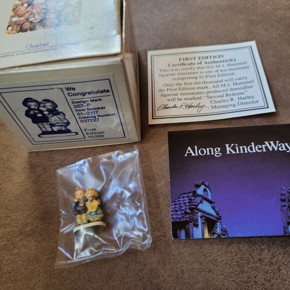 Five Goebel Miniature Hummel Figurines Olszewski Along KinderWay Series 1988 - Picture 6 of 7